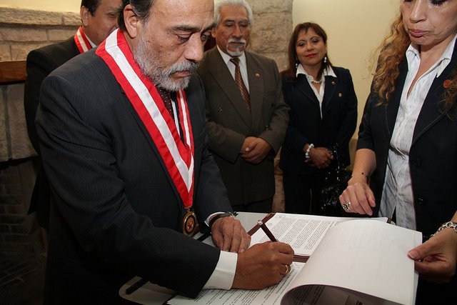 Reniec DNI digital electrónico para ingenieros de Lima Perú