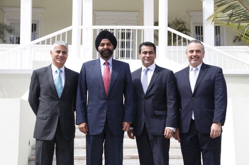 Gilberto Caldart, Presidente de MasterCard para Latinoamérica y el Caribe. Ajay Banga, Presidente y CEO de MasterCard Fernando Byrne, Country Manager para Perú y Bolivia de MasterCard Jeff Wilson, Presidente para la División GeoCentral de MasterCard