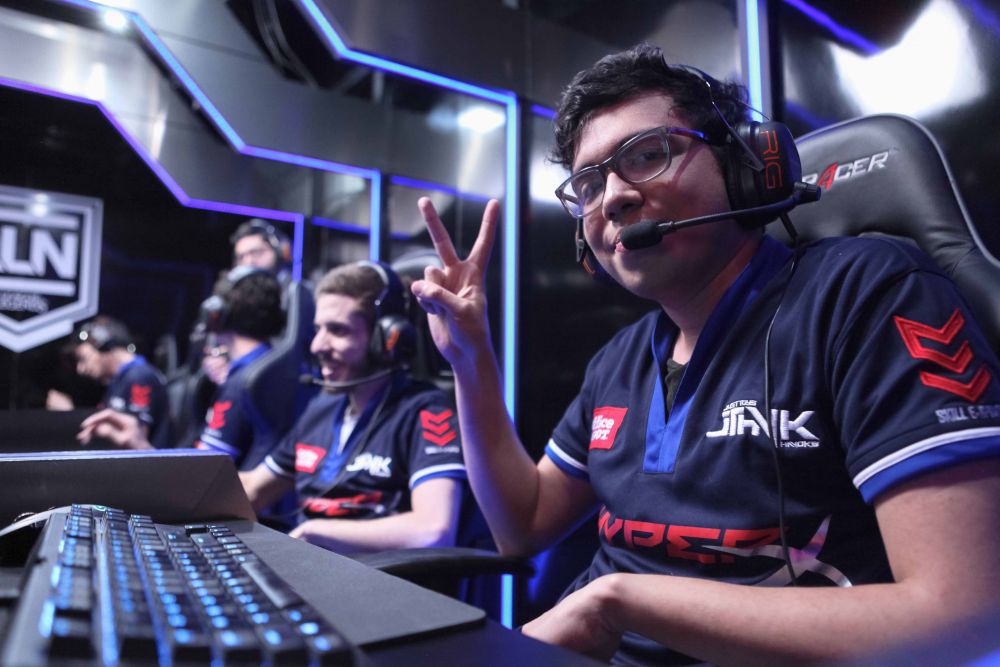 RIOT-GAMES