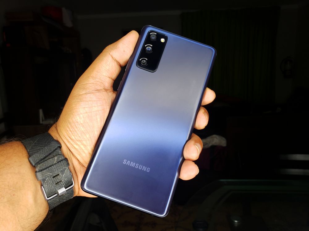 Galaxy-S20-FE-3