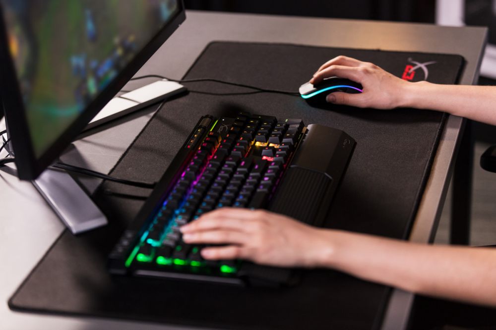 HyperX Pulsefire Surge – Stylized Image_R4A1012_05_04_2018 19_43