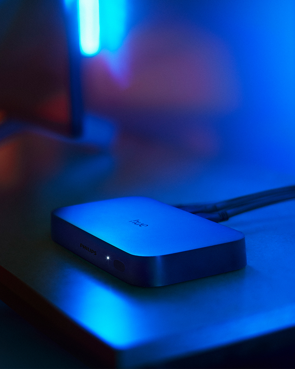 Live_with_Philips_Hue_Entertainment_Google_Creative_Portrait_Sync_Box_960x1200_PUP
