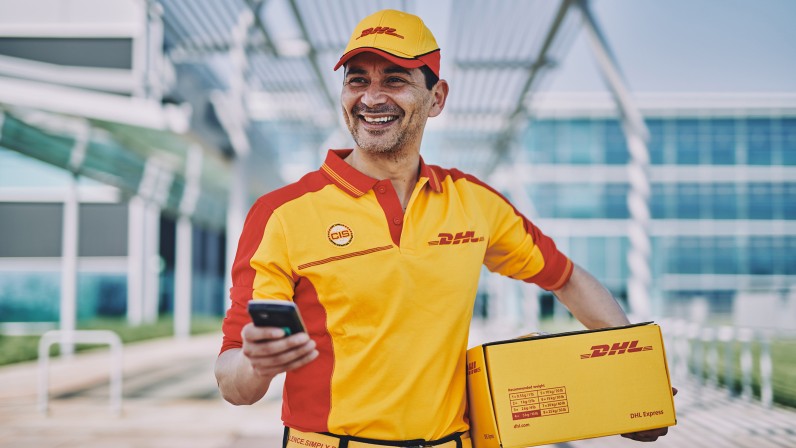 dhl-express-fahrer-1592x896.web.796.448